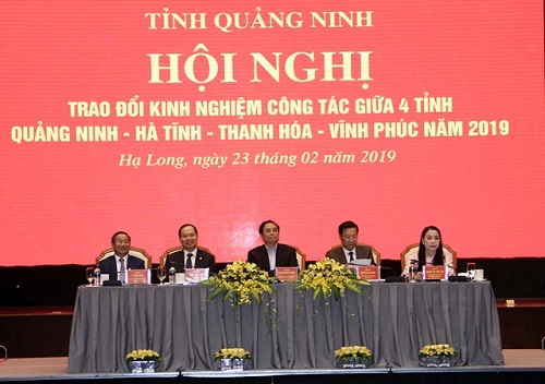 Các đồng chí lãnh đạo tỉnh Quảng Ninh, Hà Tĩnh, Thanh Hóa, Vĩnh Phúc trao đổi kinh nghiệm công tác