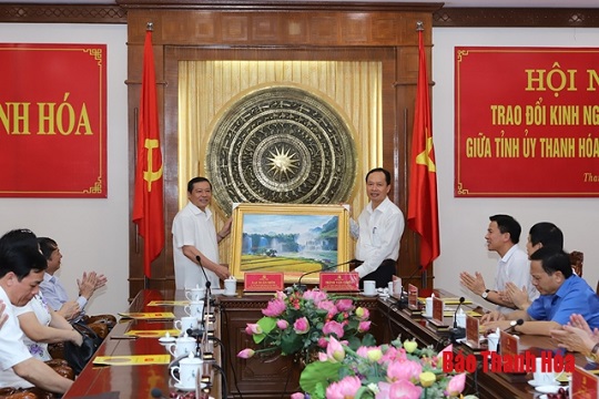 Trao đổi kinh nghiệm công tác giữa Tỉnh ủy Thanh Hóa và Tỉnh ủy Cao Bằng