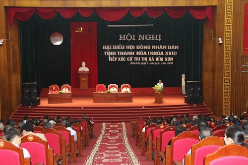 Phó Bí thư Tỉnh ủy Đỗ Minh Tuấn cùng các đại biểu HĐND tỉnh tiếp xúc cử tri thị xã Bỉm Sơn