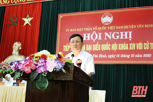 Phó Chủ tịch Quốc hội Uông Chu Lưu tiếp xúc cử tri tại huyện Yên Định và Thọ Xuân