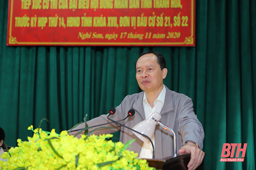 Ủy viên Trung ương Đảng, Chủ tịch HĐND tỉnh Trịnh Văn Chiến và Tổ đại biểu HĐND tỉnh tiếp xúc cử tri thị xã Nghi Sơn