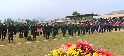 Các đồng chí lãnh đạo tỉnh dự ngày hội giao nhận quân tại các địa phương