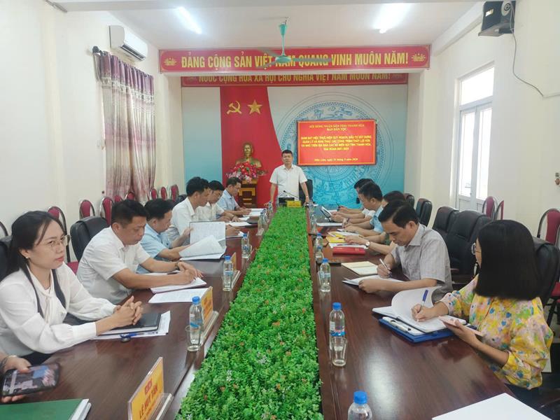 (Làm việc với UBND xã Mậu Lâm)