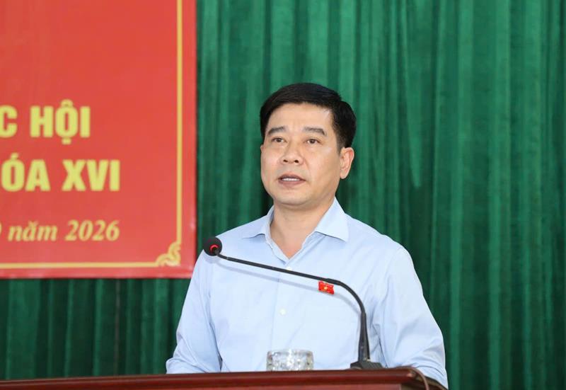 Đại biểu Lê Thanh Hoàn, Ủy viên hoạt động chuyên trách Ủy ban Pháp luật và Tư pháp của Quốc hội, phát biểu tiếp thu ý kiến, kiến nghị cử tri