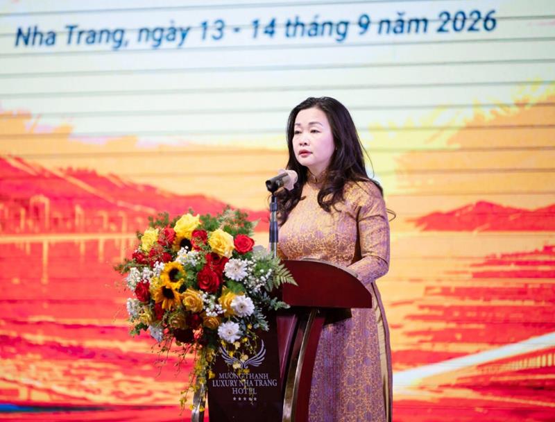 Tổng Biên tập Báo Đại biểu Nhân dân Phạm Thị Thanh Huyền phát biểu khai mạc hội nghị.