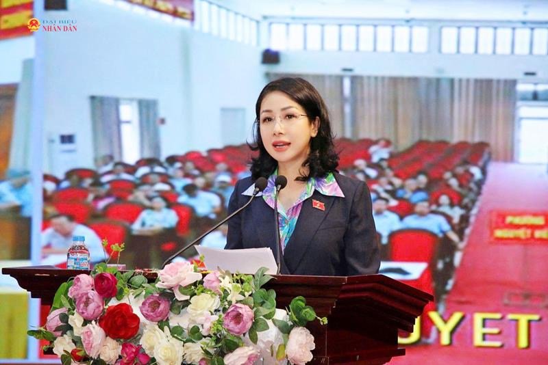 ĐBQH hoạt động chuyên trách tại Ủy ban Văn hóa và Xã hội Phan Thị Thuỳ Linh thông tin tới cử tri về dự kiến nội dung, chương trình Kỳ họp thứ Hai