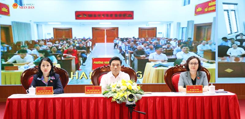 Phó Chủ tịch Quốc hội, Thượng tướng Nguyễn Doãn Anh cùng các đại biểu tiếp xúc cử tri tại phường Hạc Thành, tỉnh Thanh Hóa