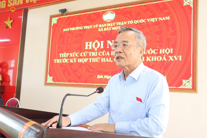 Ủy viên Trung ương Đảng, Bí thư Tỉnh ủy, Trưởng Đoàn Đại biểu Quốc hội tỉnh Lê Đức Thái phát biểu tại hội nghị