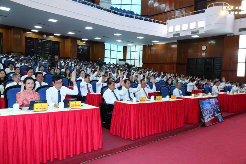 Tại Kỳ họp thứ 4, HĐND tỉnh Thanh Hóa Khóa XIX đã biểu quyết thông qua 31 nghị quyết trên nhiều lĩnh vực quan trọng, liên quan trực tiếp đến sự phát triển của tỉnh. Ảnh: Quốc Hương