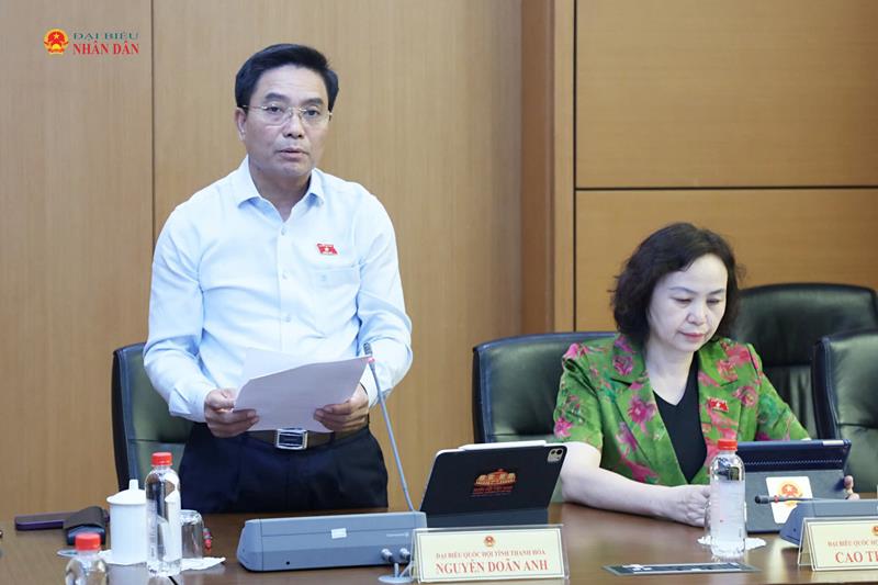 Phó Chủ tịch Quốc hội, Thượng tướng Nguyễn Doãn Anh phát biểu thảo luận tại Tổ 13