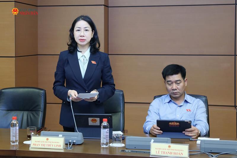 ĐBQH Phan Thị Thùy Linh (Thanh Hóa) phát biểu thảo luận