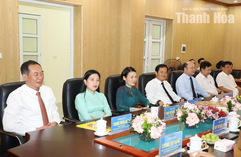 Phó Bí thư Tỉnh ủy Trịnh Tuấn Sinh chúc mừng Hội Liên hiệp Phụ nữ tỉnh nhân Ngày Phụ nữ Việt Nam 20/10
