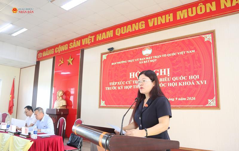Phó Trưởng Đoàn ĐBQH tỉnh Thanh Hóa Lương Thị Hoa thông tin dự kiến Chương trình Kỳ họp thứ Hai với cử tri