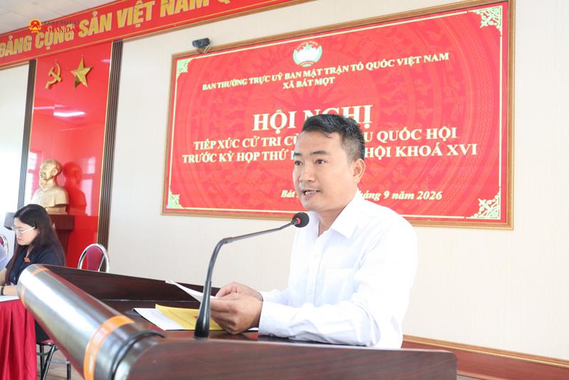 Cử tri Lê Văn Điệp - Phó Chủ tịch HĐND xã Bát Mọt phát biểu ý kiến