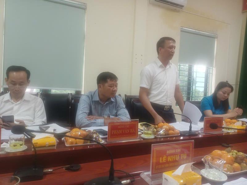 Chủ tịch UBND xã Minh Sơn báo cáo tại Hội nghị
