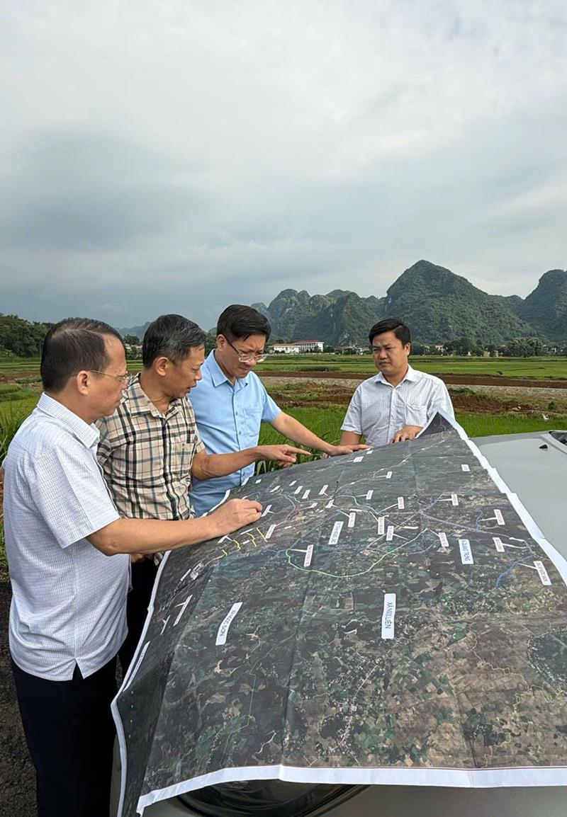 Ban Kinh tế - Ngân sách HĐND tỉnh khảo sát thực tế một số dự án do Ban QLDA đầu tư xây dựng