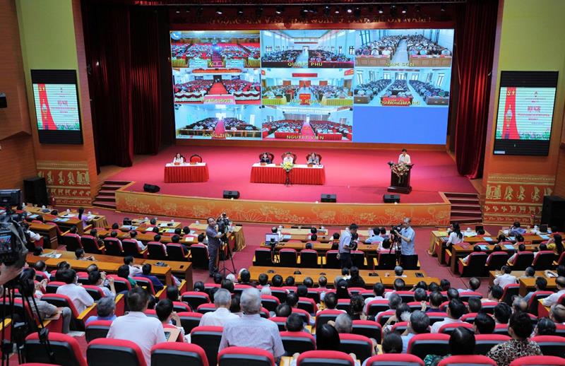 Toàn cảnh hội nghị tiếp xúc cử tri