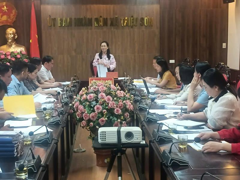 Đồng chí Ngô Thị Hồng Hảo, Ủy viên Thường trực, Trưởng Ban Văn hóa - Xã hội HĐND tỉnh, Trưởng Đoàn giám sát Kết luận buổi làm việc