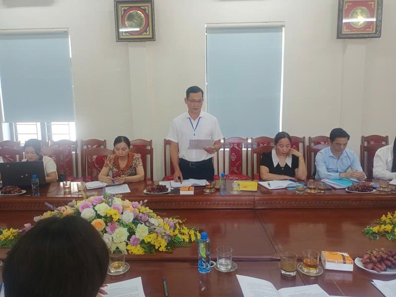Hiệu trưởng trường PT dân tộc nội trú THCS Như Xuân phát biểu