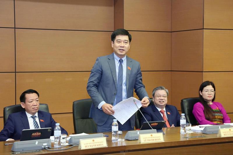 Đại biểu Lê Thanh Hoàn (Đoàn ĐBQH tỉnh Thanh Hóa) thảo luận