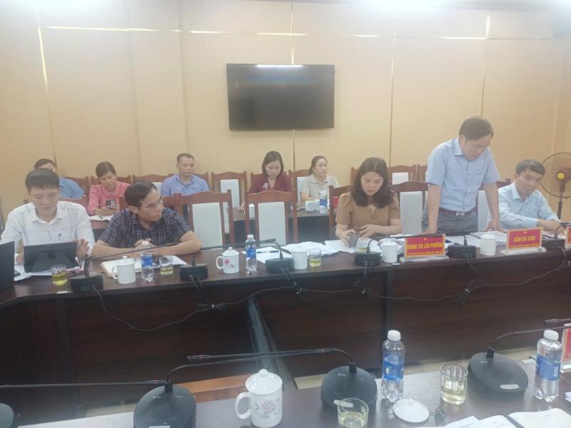 (Các thành viên Đoàn giám sát phát biểu tại buổi làm việc)
