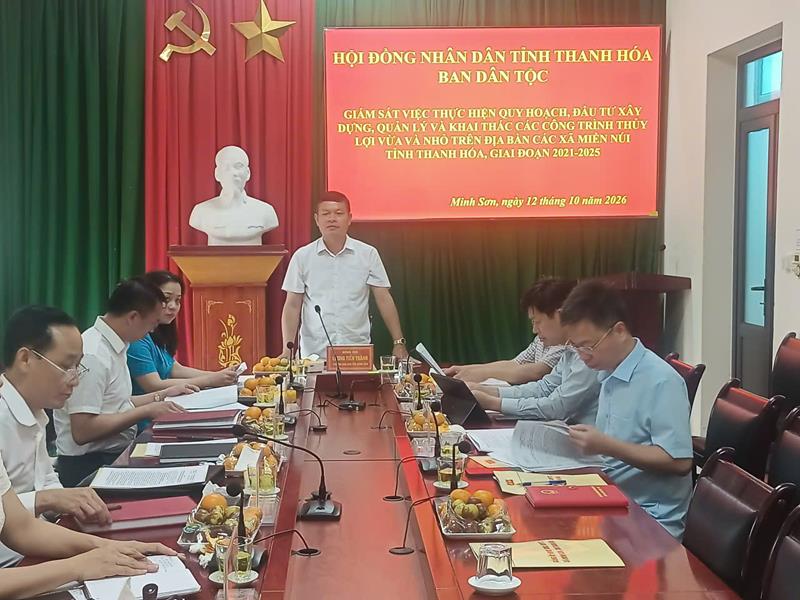 Đồng chí Lương Tiến Thành, Trưởng Ban Dân tộc, Trưởng Đoàn giám sát phát biểu Kết luận