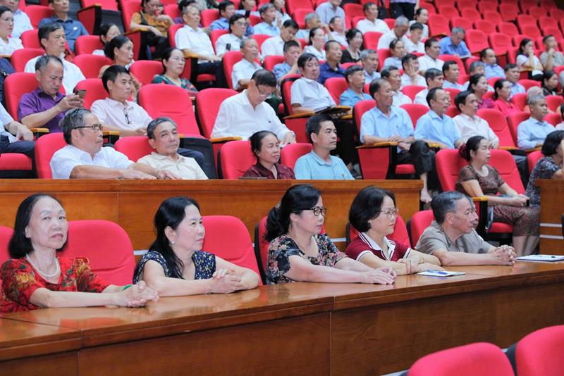Cử tri phường Hạc Thành dự Hội nghị tiếp xúc cử tri