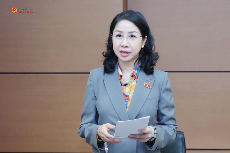 ĐBQH Phan Thị Thùy Linh (Thanh Hóa) phát biểu thảo luận tại tổ